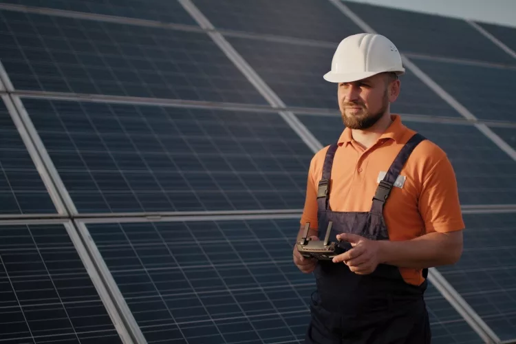 Best Solar Charge Controllers Reviews In 2023: Top 10 Picks