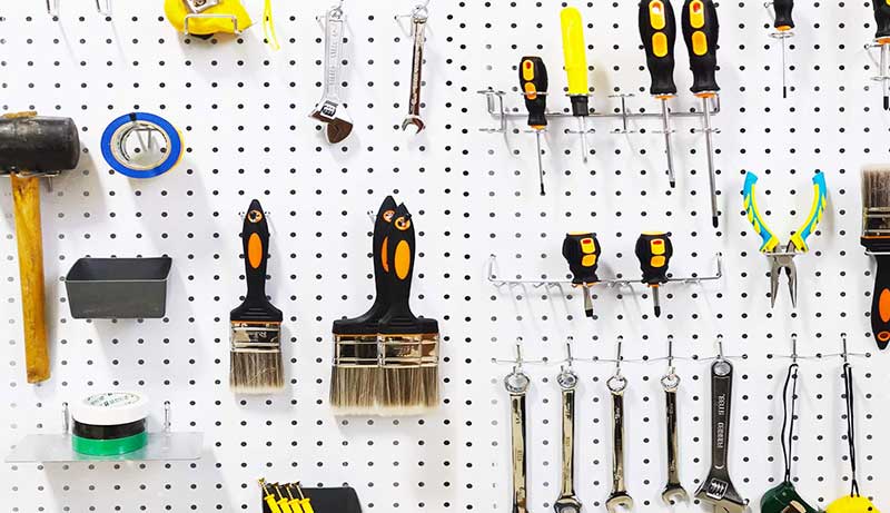 Best Pegboard Hooks – Top 5 High Quality Models That Will Save Your Day